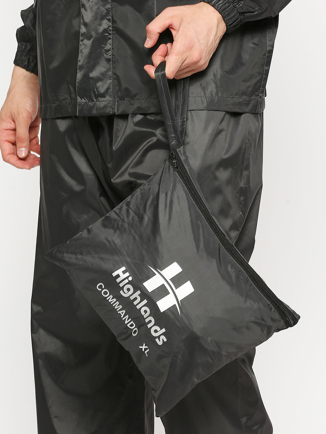 COMMANDO - Highlands Heavy-Duty Waterproof Rainsuit with 8" Tablet Pockets