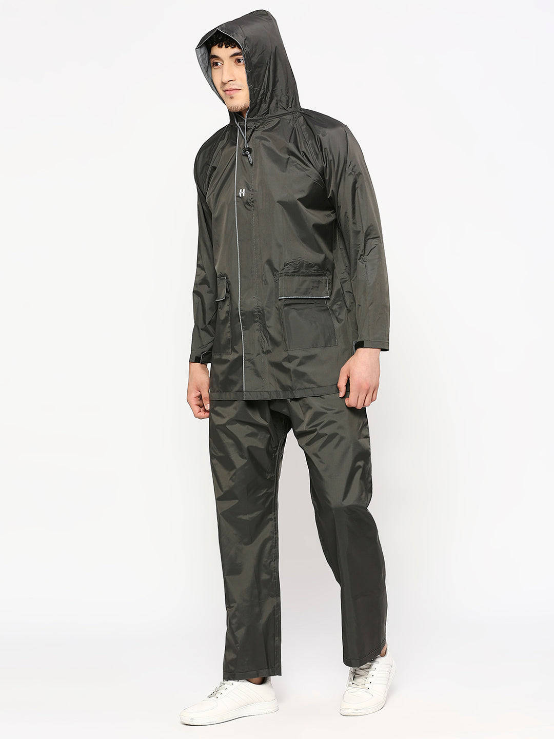 DELUXE - Highlands Heavy Duty Nylon Taffeta Seam-Sealed Rainsuit for Rain Protection