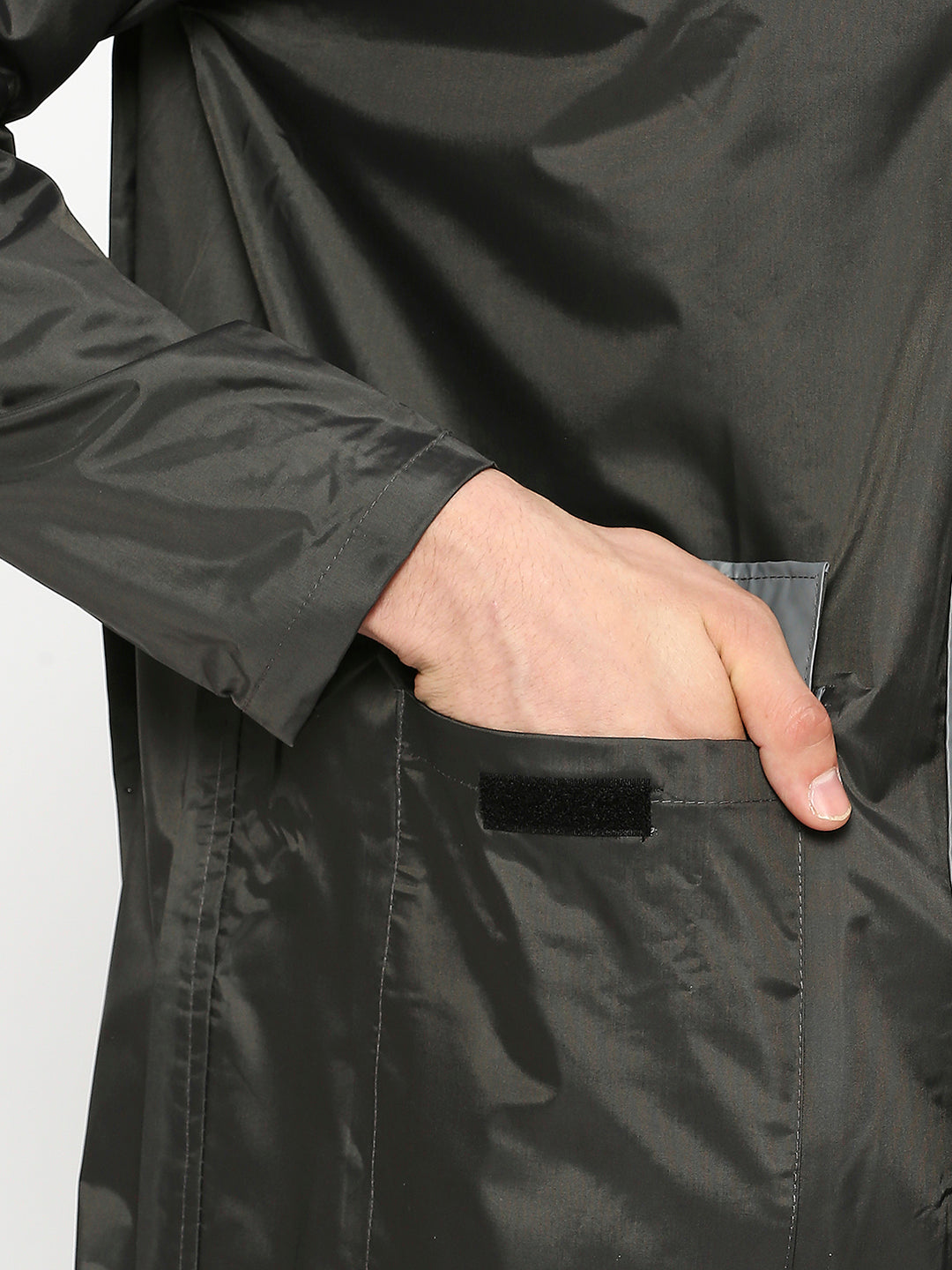 DELUXE - Highlands Heavy Duty Nylon Taffeta Seam-Sealed Rainsuit for Rain Protection